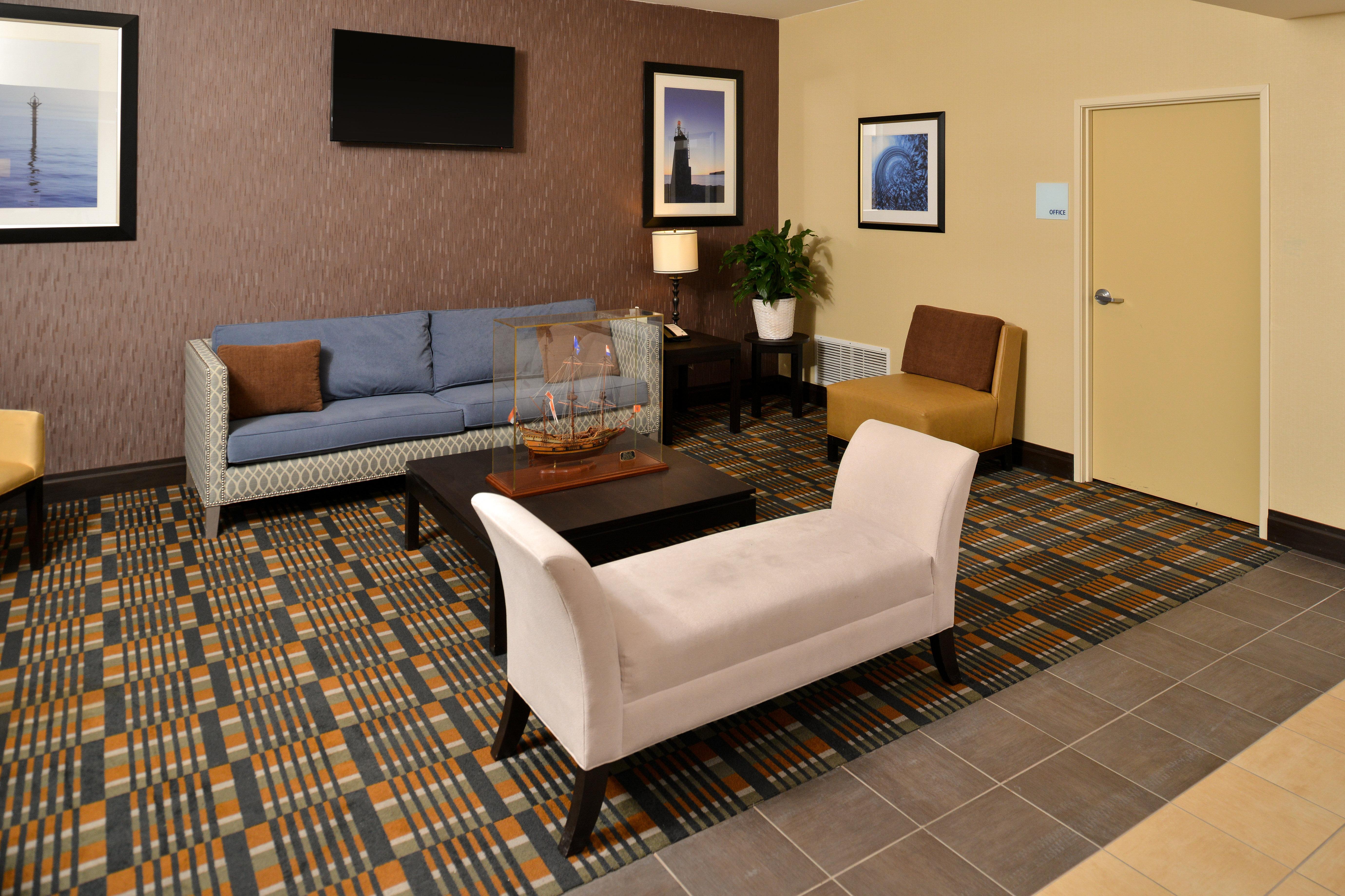 Holiday Inn Express & Suites Peekskill-Lower Hudson Valley By Ihg Экстерьер фото