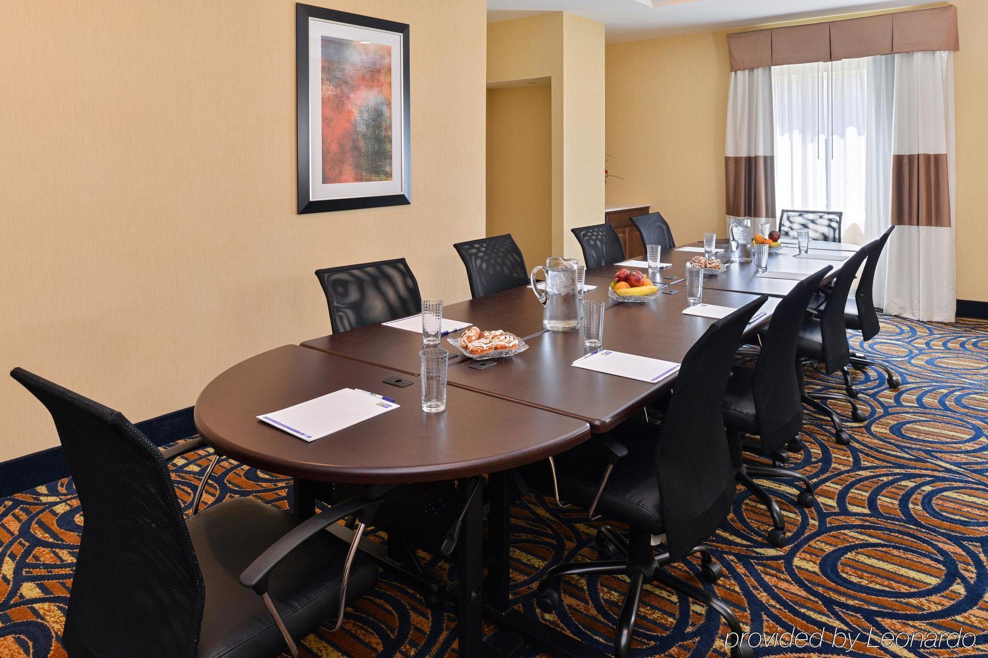 Holiday Inn Express & Suites Peekskill-Lower Hudson Valley By Ihg Экстерьер фото